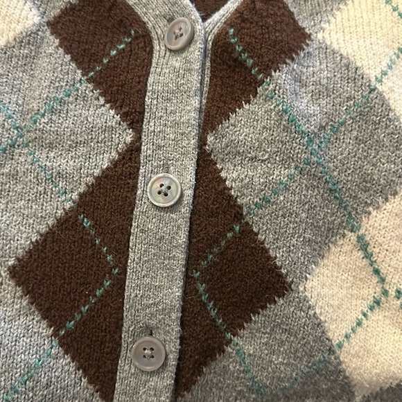 Argyle pattern button up sweater - Picture 3 of 3